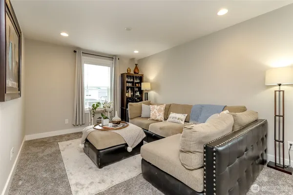 $729,900 | 12517 176th Street East, Puyallup, WA 98374