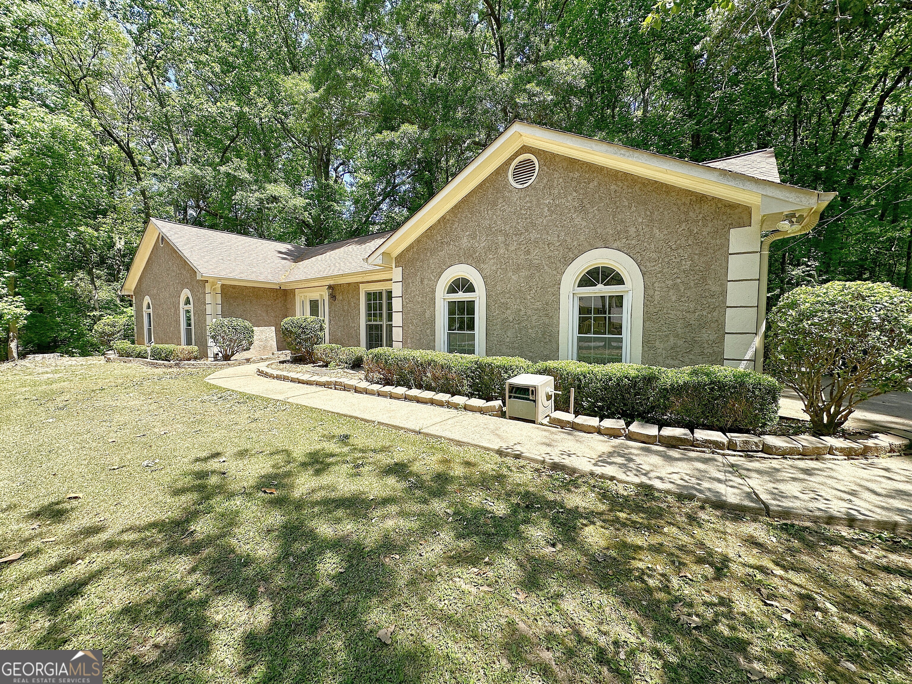 112 Greenbriar Trail LaGrange, GA 30241 - Photo 1 of 29 a front view of a house with a yard