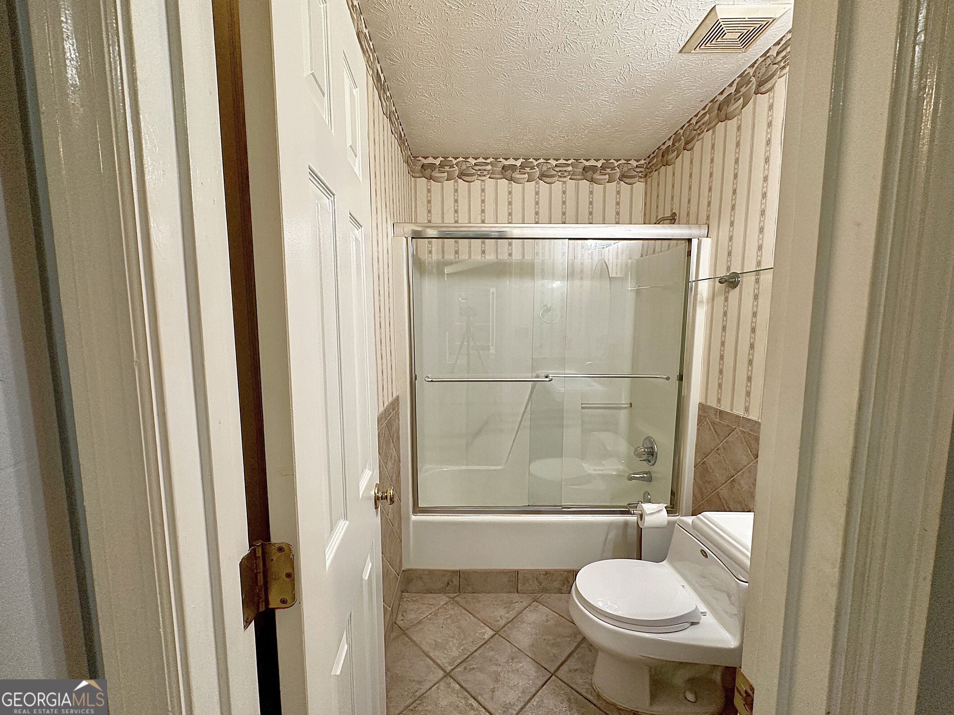 112 Greenbriar Trail LaGrange, GA 30241 - Photo 21 of 29 a bathroom with a sink toilet and shower