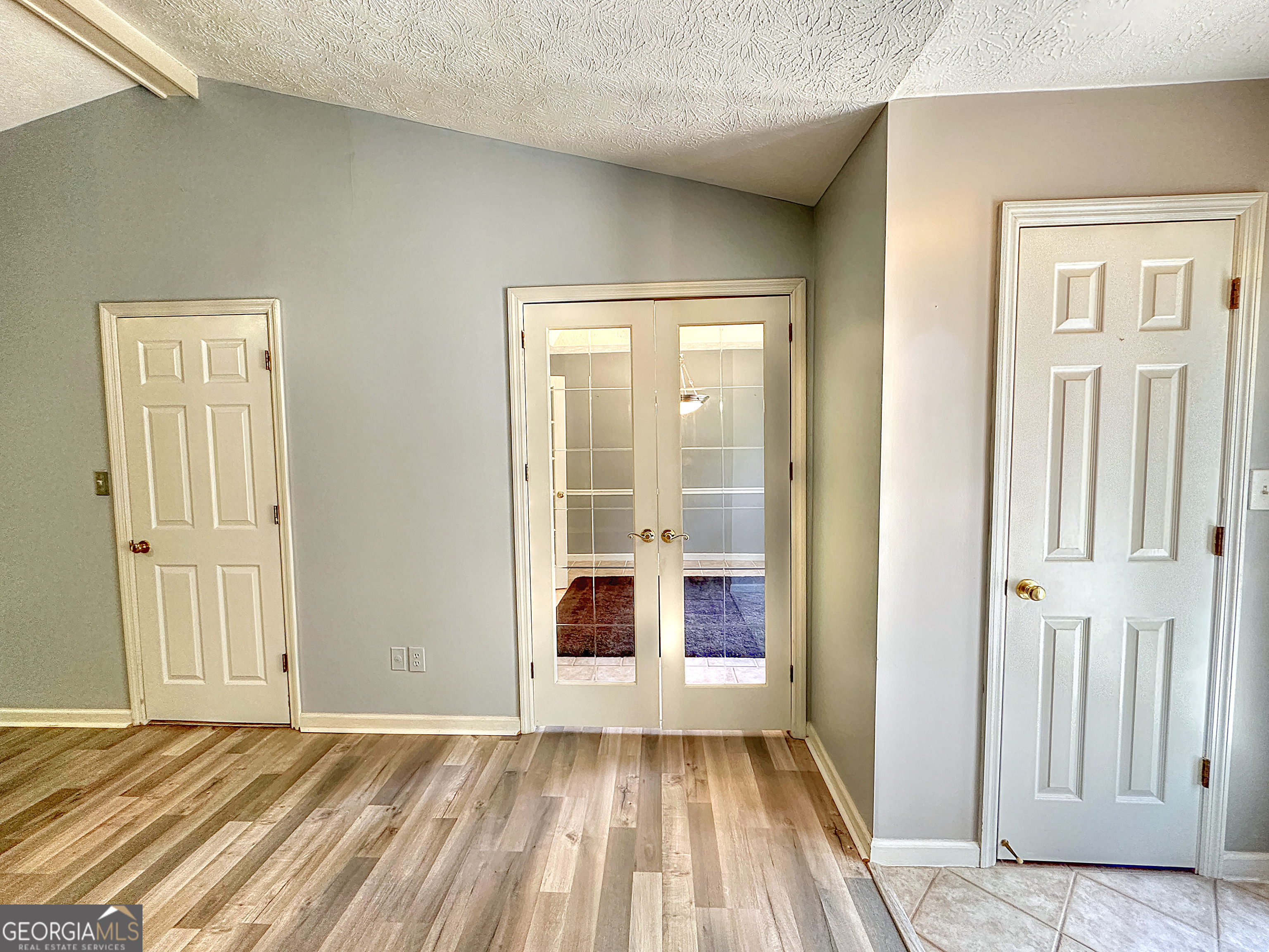 112 Greenbriar Trail LaGrange, GA 30241 - Photo 7 of 29 a view of an empty room and window