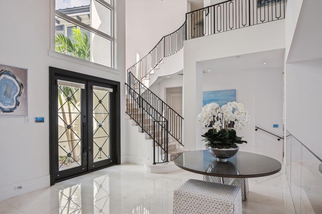 2400 Bay Drive Pompano Beach, FL 33062 - Photo 24 of 55 a vase of flowers sitting on a table