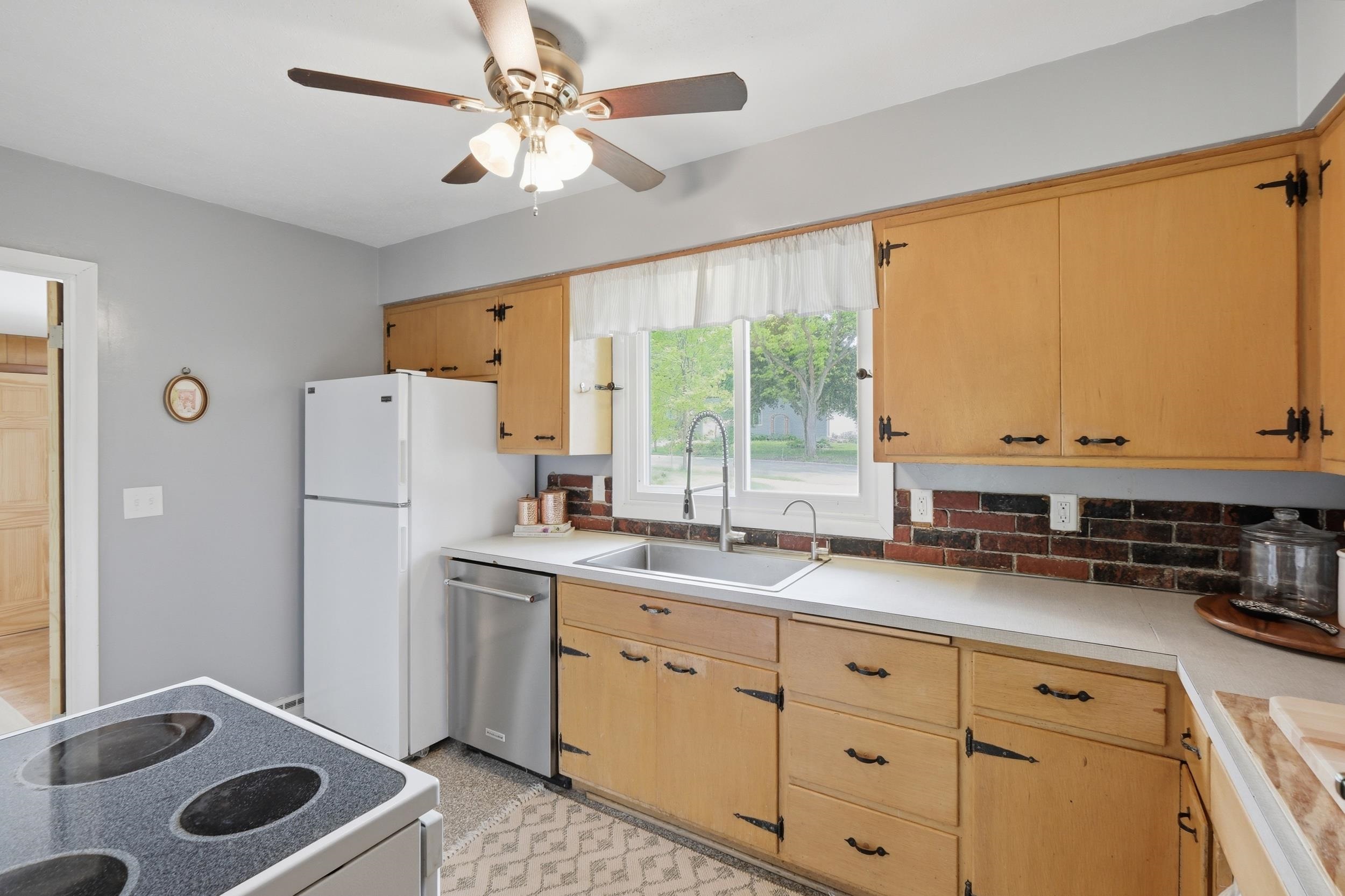 6014 Hammersley Road Madison, WI 53711 - Photo 13 of 39