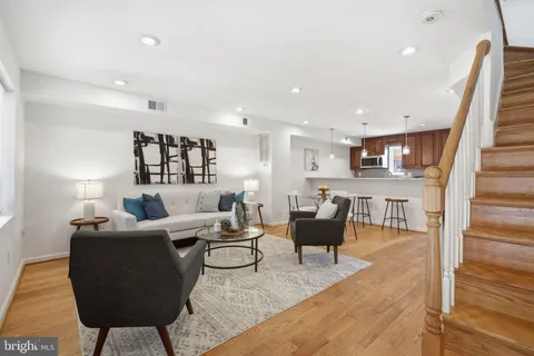 $850,000 | 329 18th Place Northeast, Washington, DC 20002