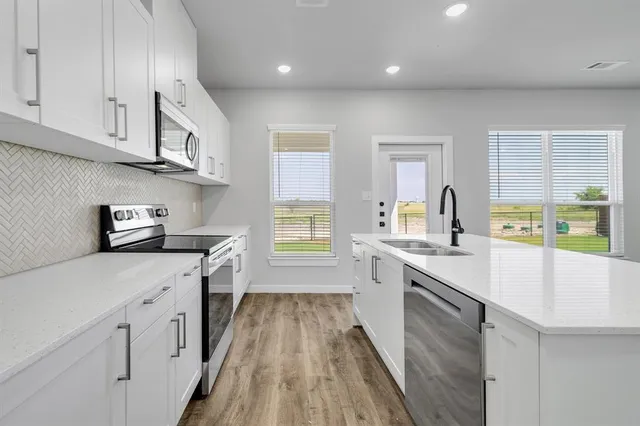 $699,000 | 7036-7038 Guilford Road, Midlothian, TX 76065