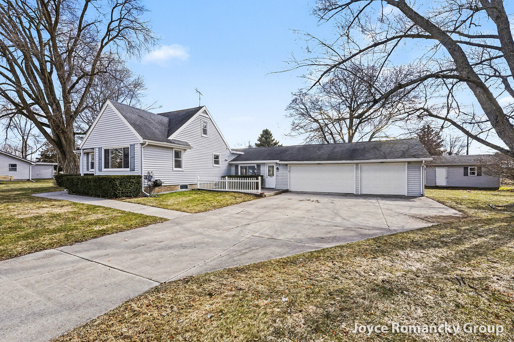 503 West Gilson Street Edmore, MI 48829 - Photo 3 of 30 _DSC0551