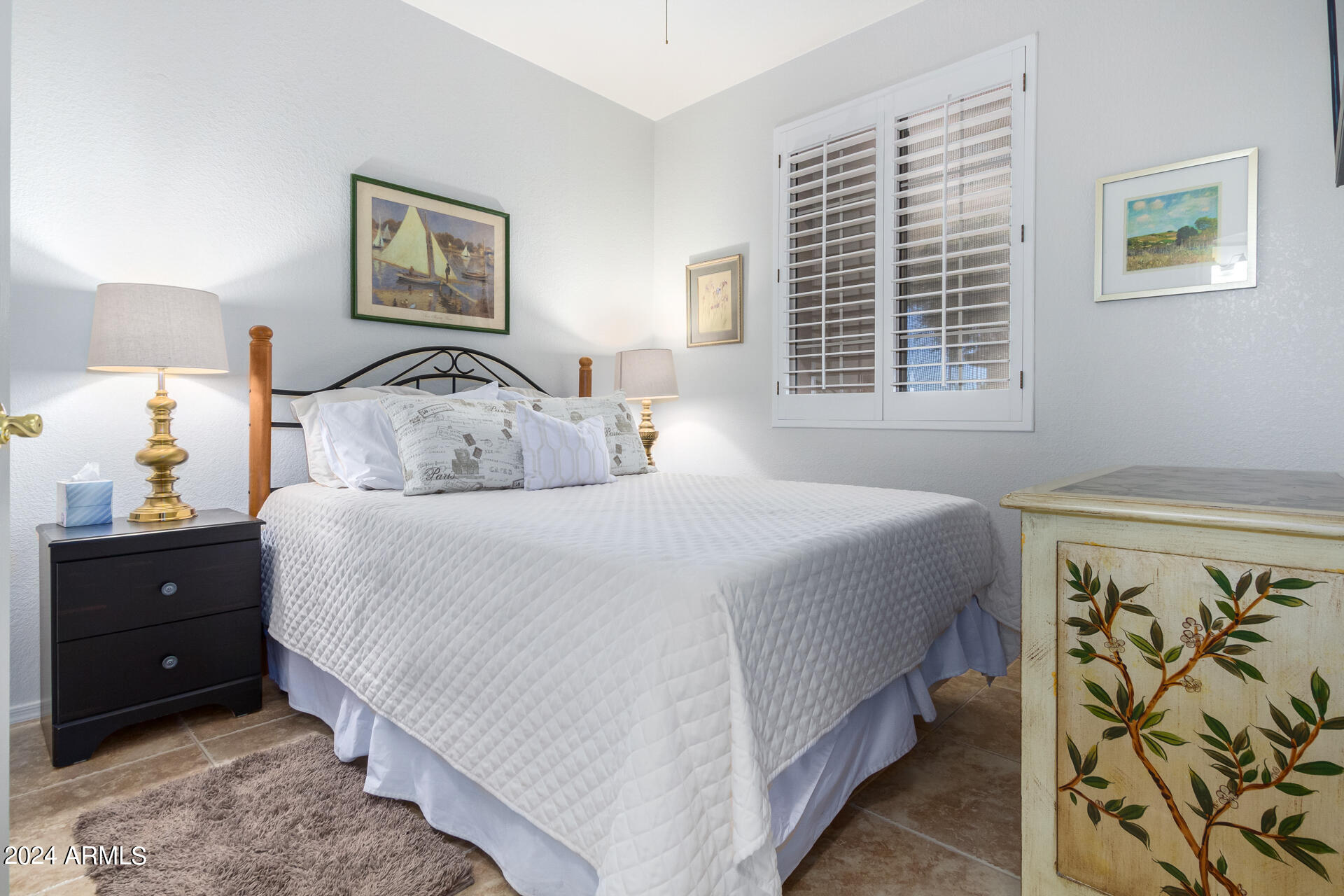 2063 South Edgewater Mesa, AZ 85209 - Photo 14 of 35 a bedroom with a bed and a window