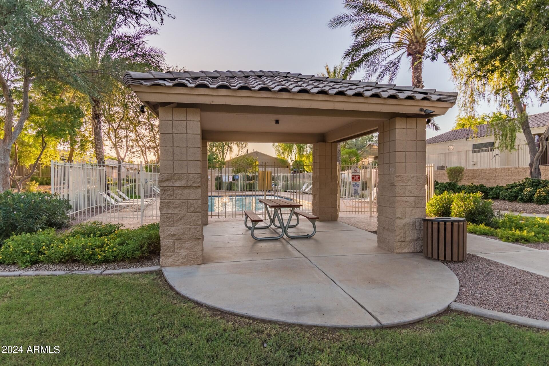 2063 South Edgewater Mesa, AZ 85209 - Photo 33 of 35 a view of a chairs and table in patio