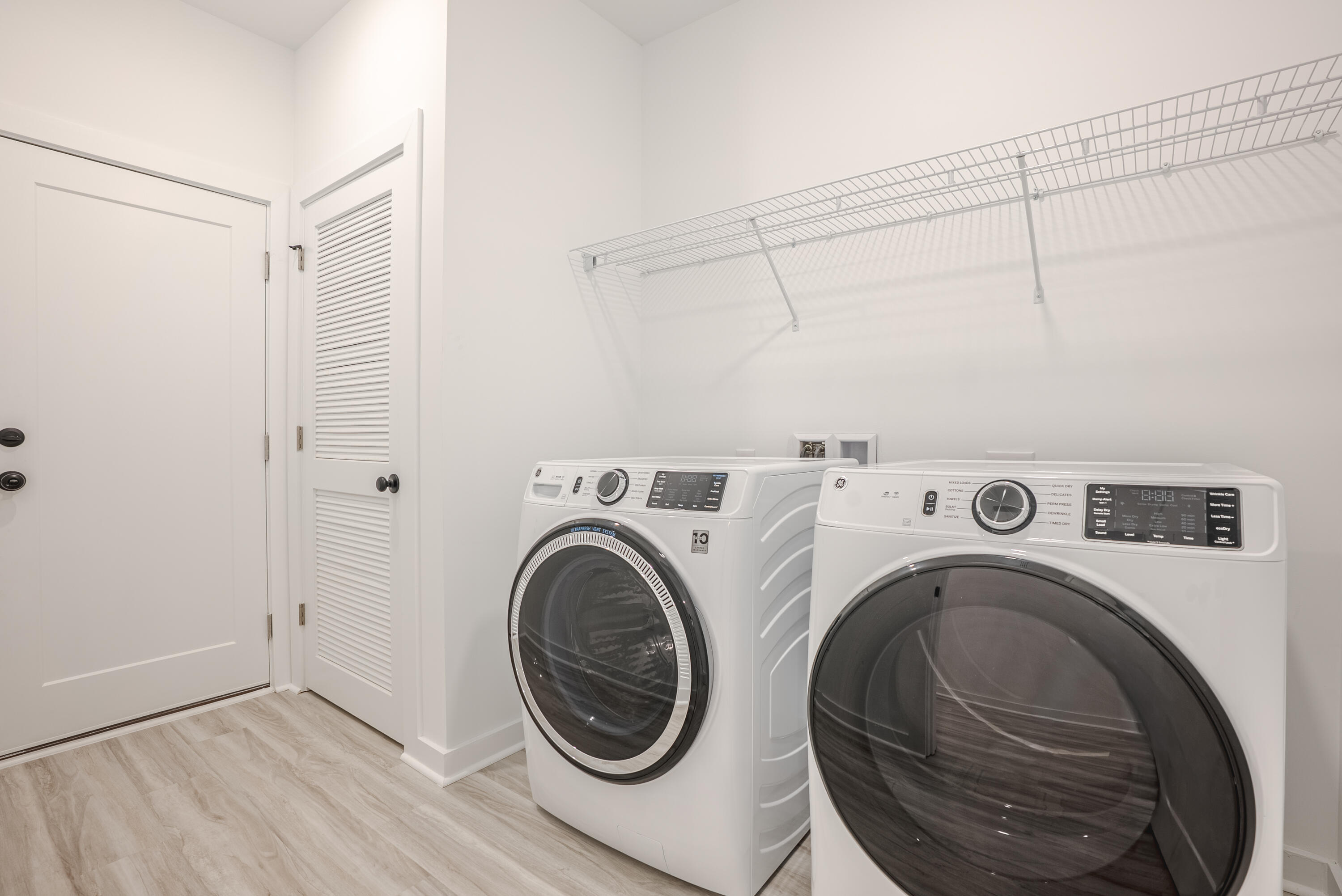 2021 Baldwin Street Chipley, FL 32428 - Photo 27 of 35 a utility room with dryer and washer