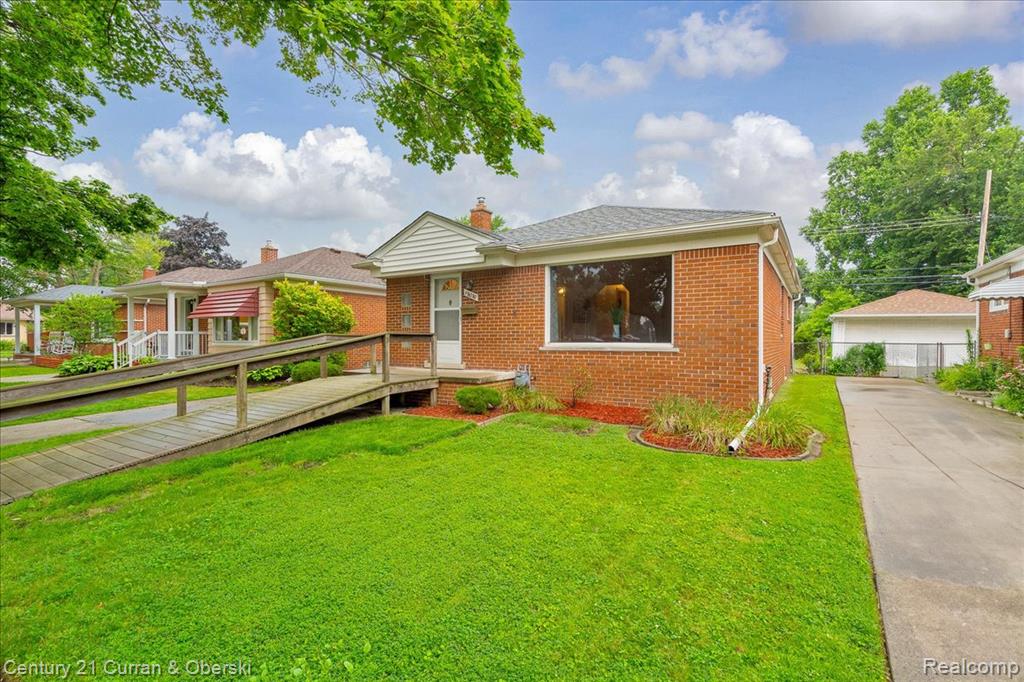 19030 Champaign Road Allen Park, MI 48101 - Photo 2 of 26 Gallery Image 2