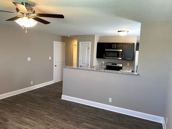 $1,350 | 555 Heritage Pointe Drive, Unit B, Clarksville, TN 37042