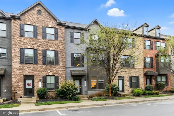 $769,900 | 22317 Seabring Terrace, Ashburn, VA 20148