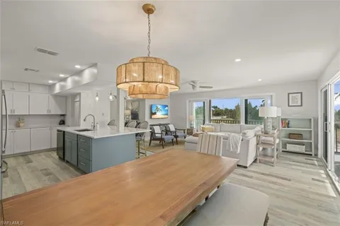 $950,000 | 585 East Gulf Drive, Unit A2, Sanibel, FL 33957