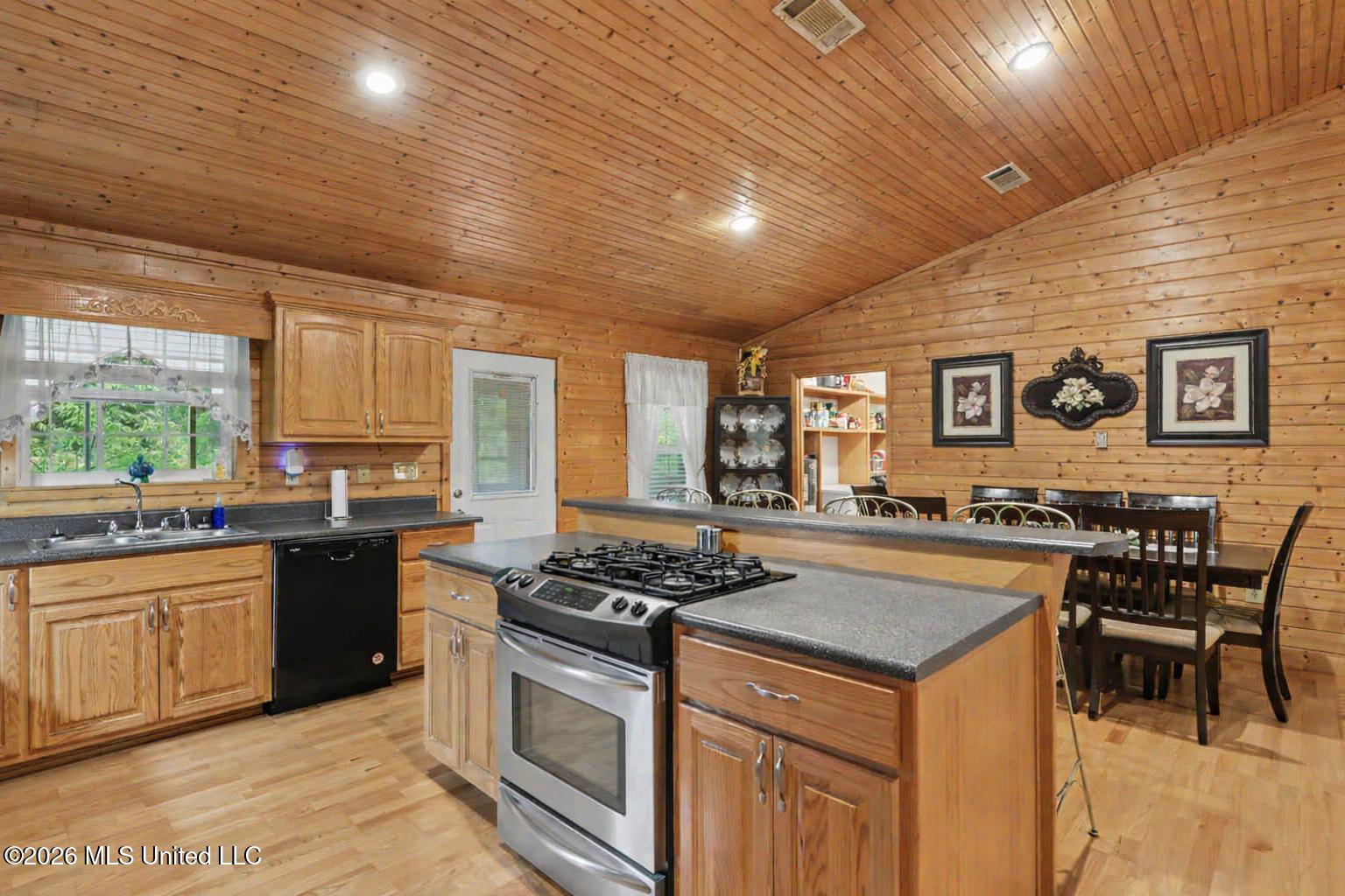 4219 Merrill Road Lucedale, MS 39452 - Photo 10 of 40 010