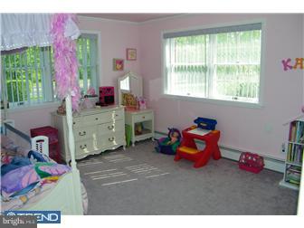 818 Edinburg Road Hamilton, NJ 08619 - Photo 7 of 12 Bedroom 2