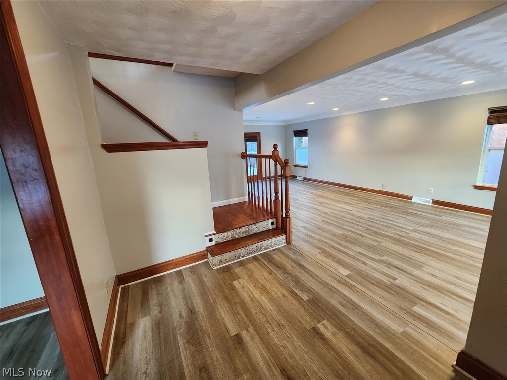 2452 Bromley Road Cleveland, OH 44118 - Photo 2 of 24