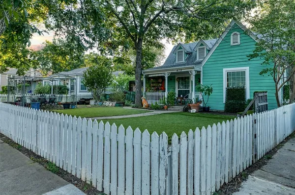 $1,950 | 415 Marietta Street, Denton, TX 76201