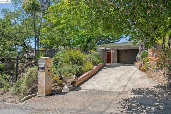 $989,000 | 2250 Pelham Place, Oakland, CA 94611