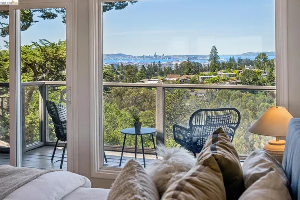 $989,000 | 2250 Pelham Place, Oakland, CA 94611