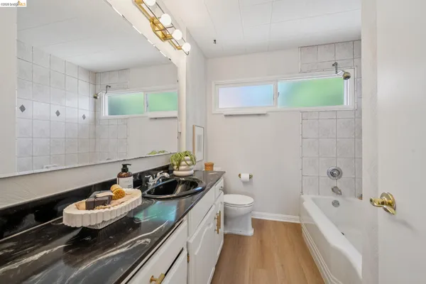 $989,000 | 2250 Pelham Place, Oakland, CA 94611