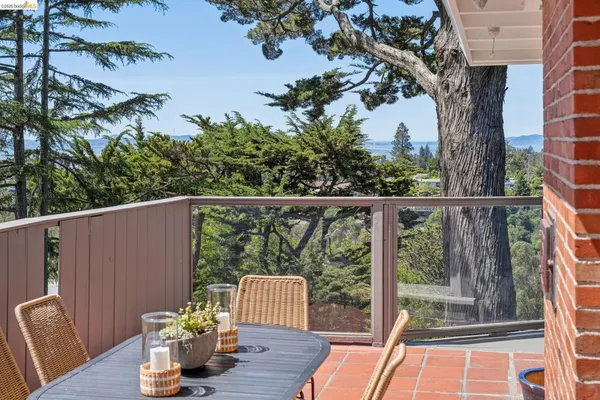 $989,000 | 2250 Pelham Place, Oakland, CA 94611