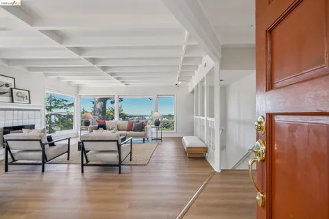 $989,000 | 2250 Pelham Place, Oakland, CA 94611