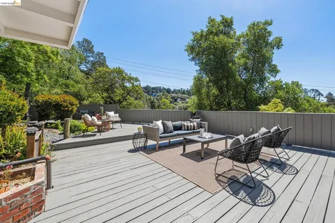 $989,000 | 2250 Pelham Place, Oakland, CA 94611