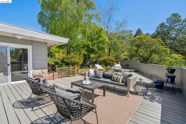 $989,000 | 2250 Pelham Place, Oakland, CA 94611