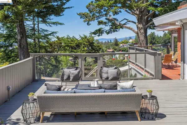 $989,000 | 2250 Pelham Place, Oakland, CA 94611