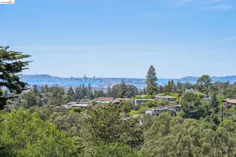 $989,000 | 2250 Pelham Place, Oakland, CA 94611