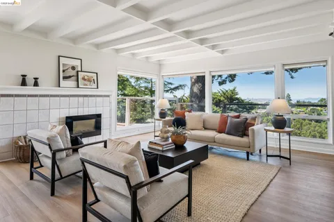 $989,000 | 2250 Pelham Place, Oakland, CA 94611