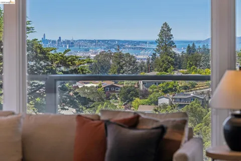 $989,000 | 2250 Pelham Place, Oakland, CA 94611