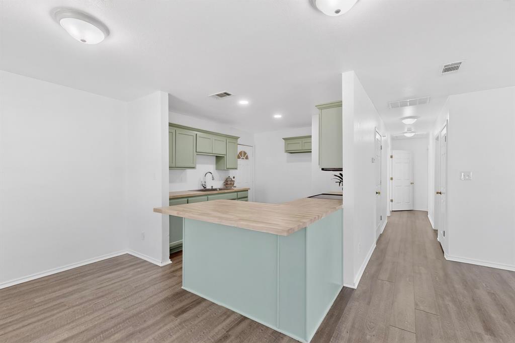 604 South Maxey Street Sherman, TX 75090 - Photo 8 of 25