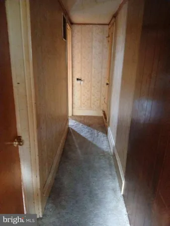a view of hallway with elevator