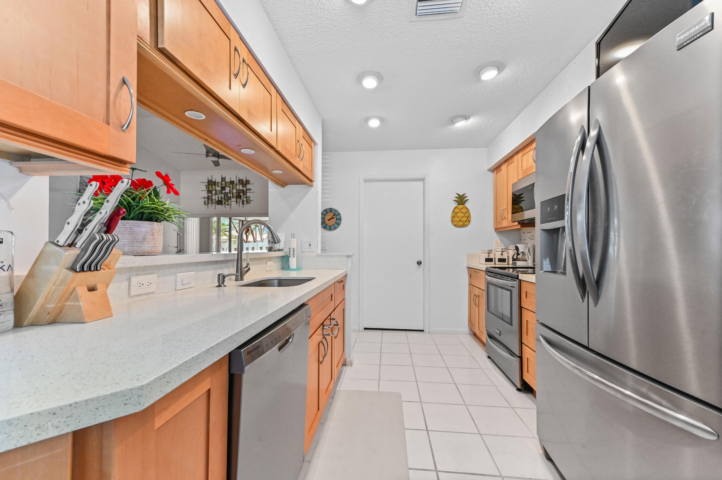 18538 Breezy Palm Way Boca Raton, FL 33496 - Photo 14 of 56 11 Kitchen 03