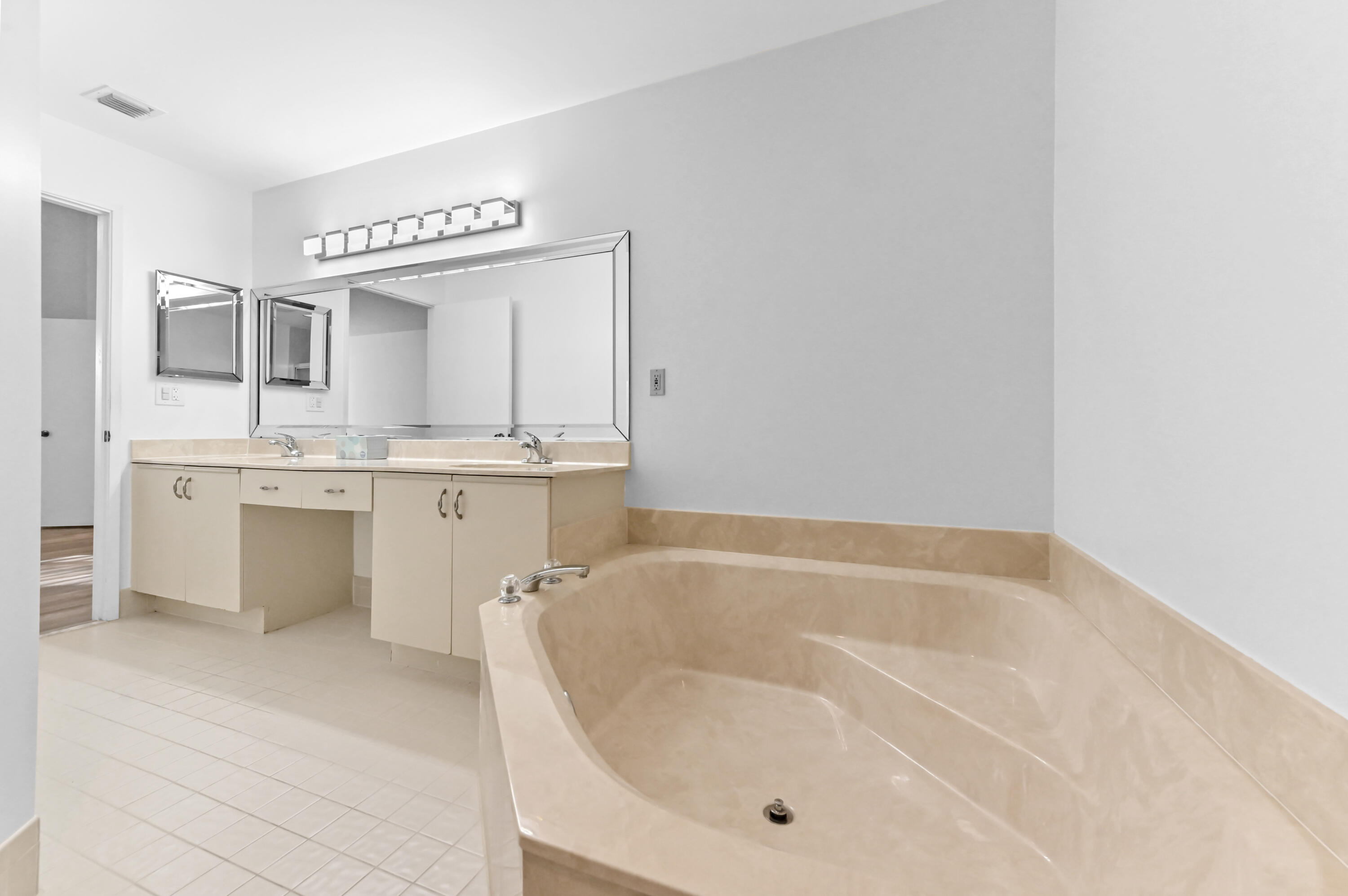 18538 Breezy Palm Way Boca Raton, FL 33496 - Photo 19 of 56 09 Bathroom 02