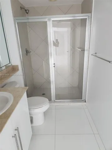 $3,999 | 325 South Biscayne Boulevard, Unit 921, Miami, FL 33131