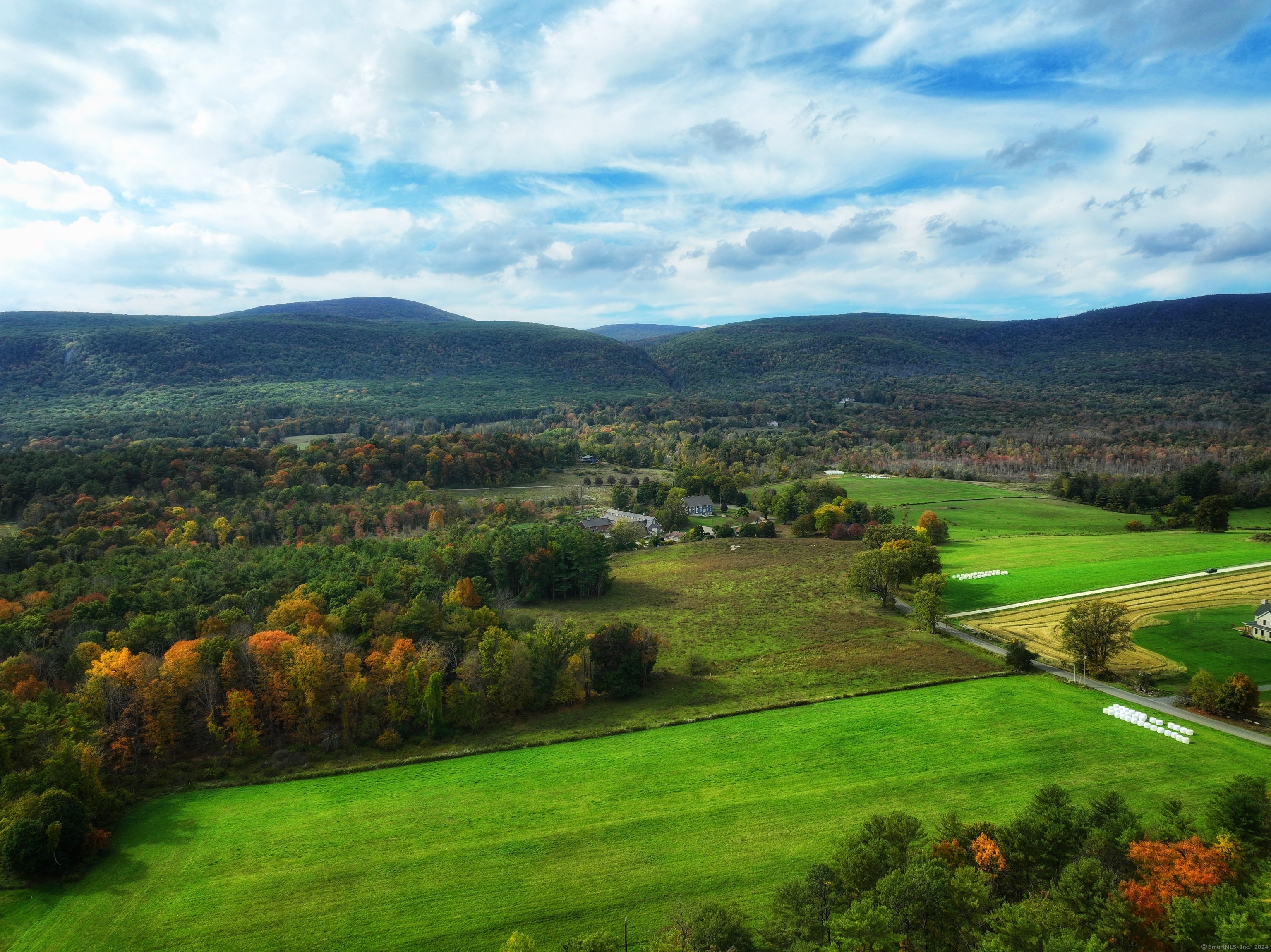 a view of building with outdoor space