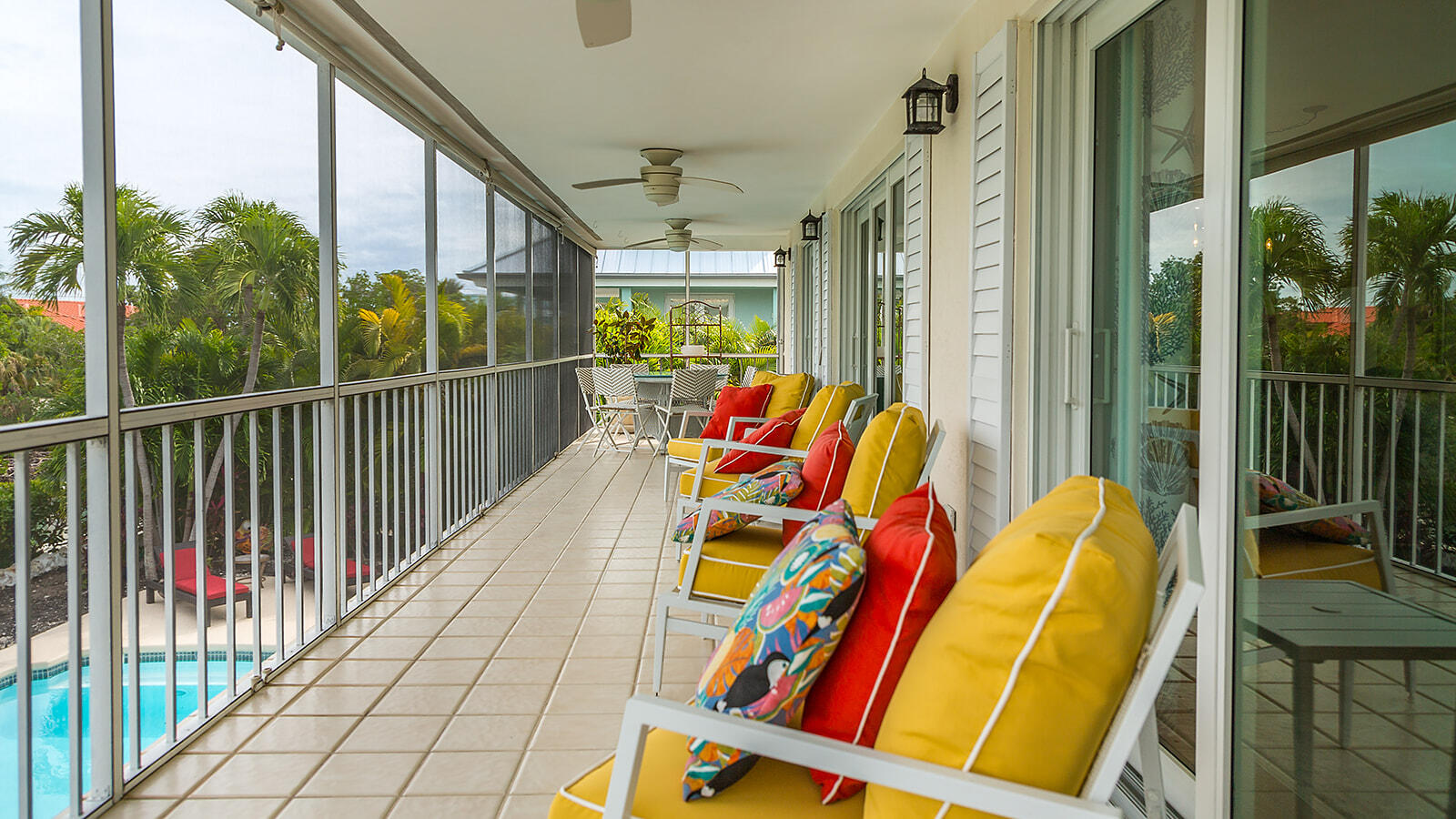 220 15th Circle Key Colony Beach, FL 33051 - Photo 19 of 43 a balcony with furniture and garden view