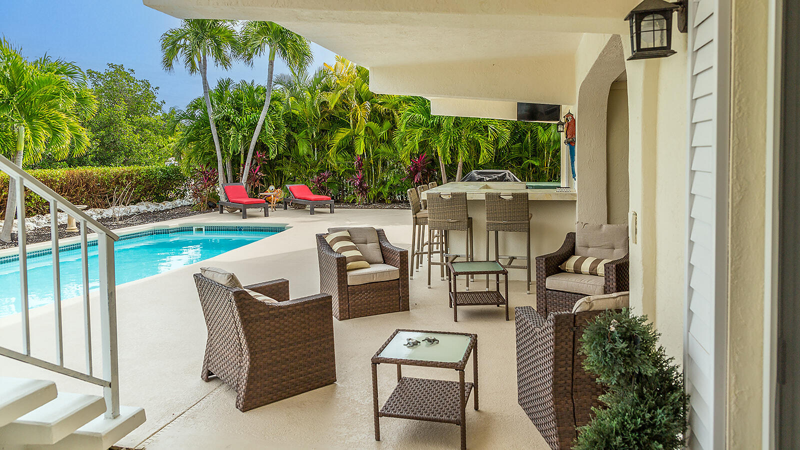 220 15th Circle Key Colony Beach, FL 33051 - Photo 21 of 43 a view of an outdoor sitting space