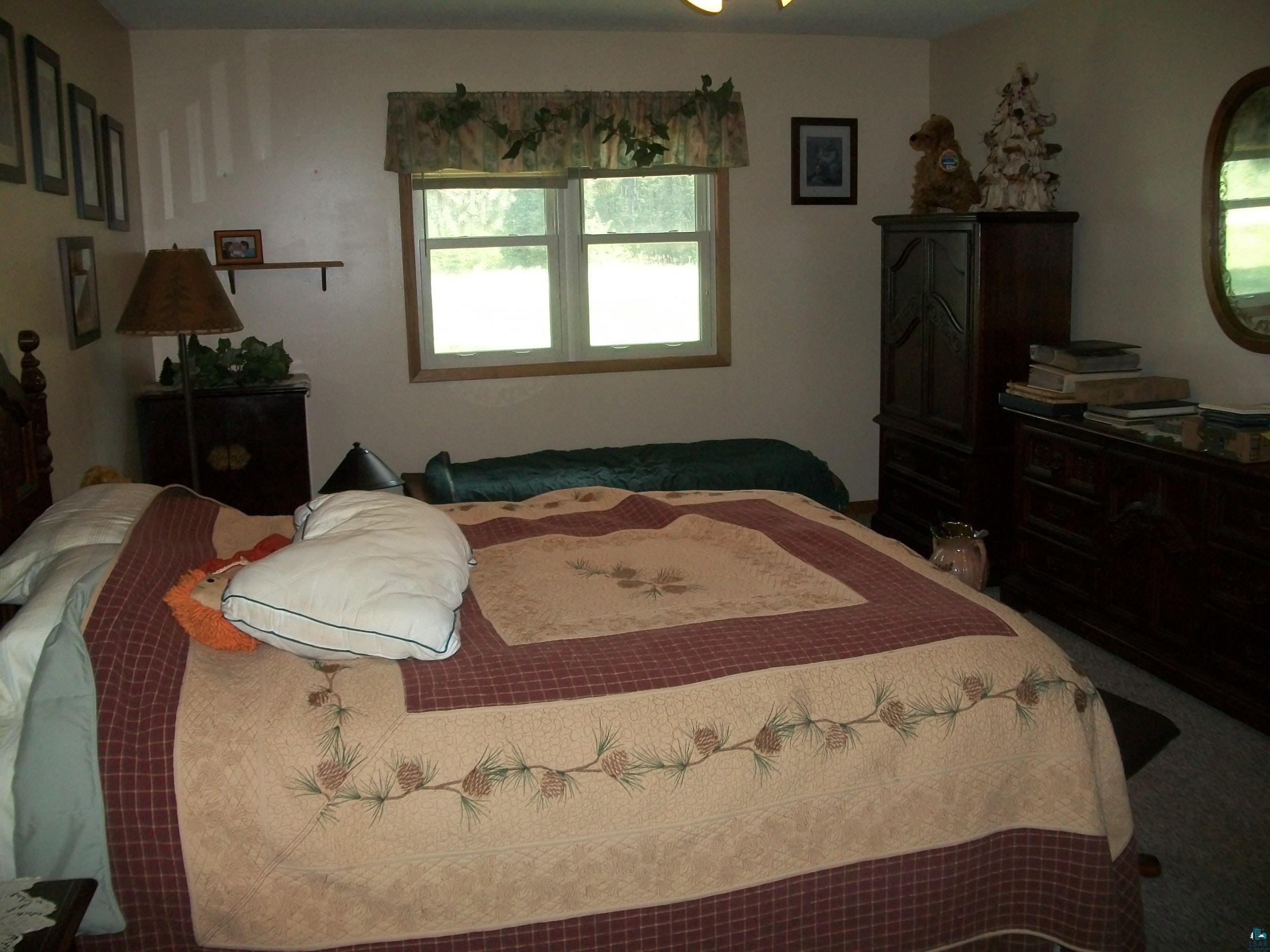 3917 Highway 5 Hibbing, MN 55746 - Photo 14 of 36 View of bedroom