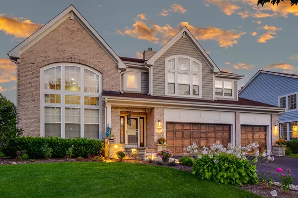 $899,990 | 371 West Sycamore Street, Vernon Hills, IL 60061