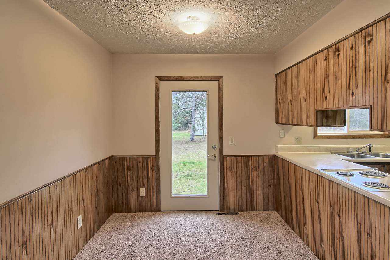 3115 Gonder Road Interlochen, MI 49643 - Photo 12 of 29 1809513-11.JPG