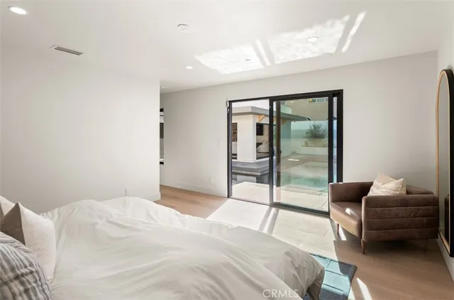 $4,495,000 | 1717 Irvine Avenue, Newport Beach, CA 92660