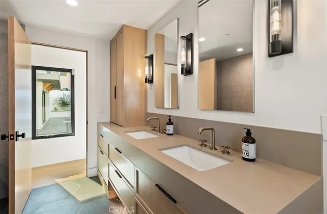 $4,495,000 | 1717 Irvine Avenue, Newport Beach, CA 92660