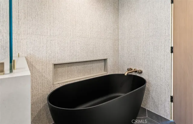 $4,495,000 | 1717 Irvine Avenue, Newport Beach, CA 92660