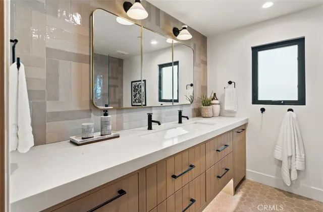 $4,495,000 | 1717 Irvine Avenue, Newport Beach, CA 92660