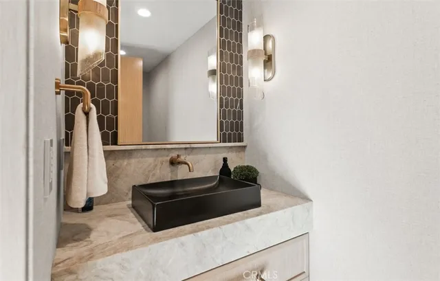 $4,495,000 | 1717 Irvine Avenue, Newport Beach, CA 92660