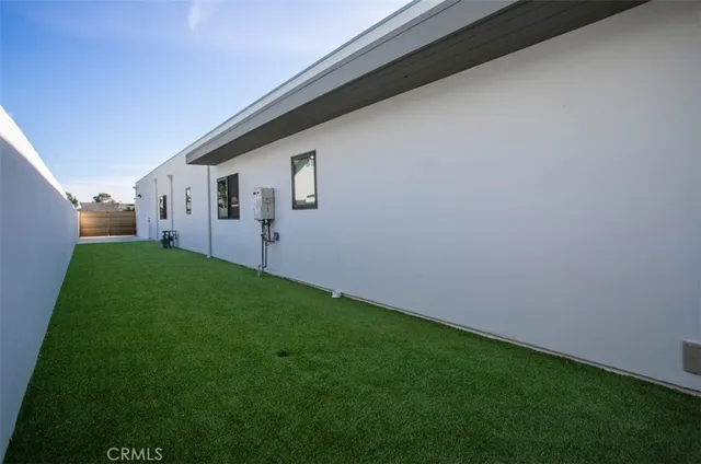 $4,495,000 | 1717 Irvine Avenue, Newport Beach, CA 92660