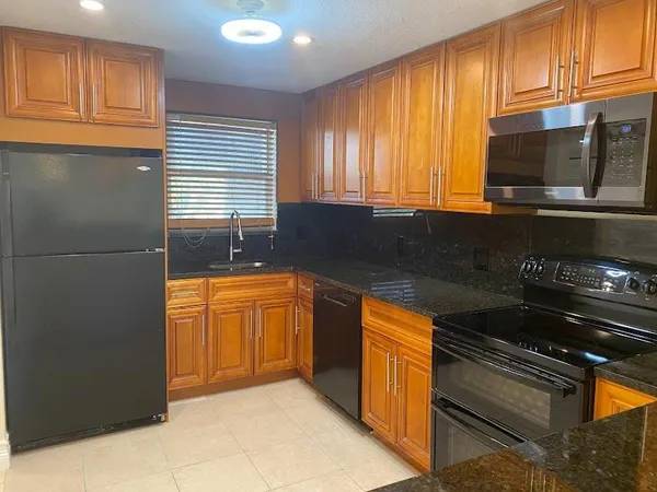 $755 | 615 South State Road 7, Unit 2B, Margate, FL 33068
