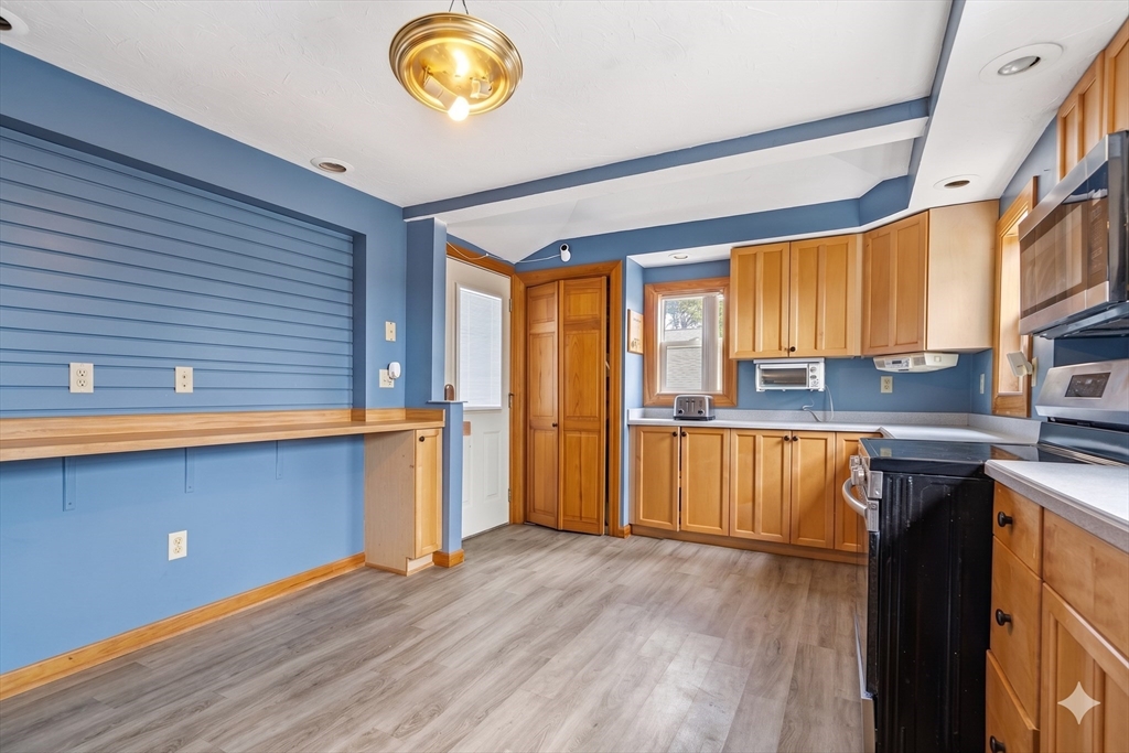 20 George Street Fitchburg, MA 01420 - Photo 4 of 34